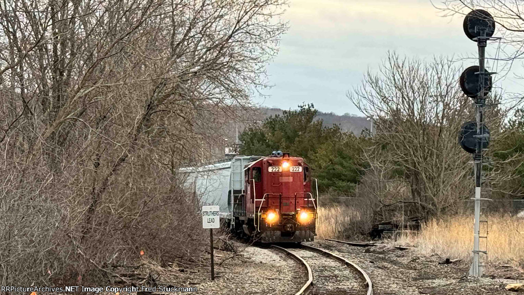 MERX 222 working for the Youngstown & Southern makes a move on the old P&LE.